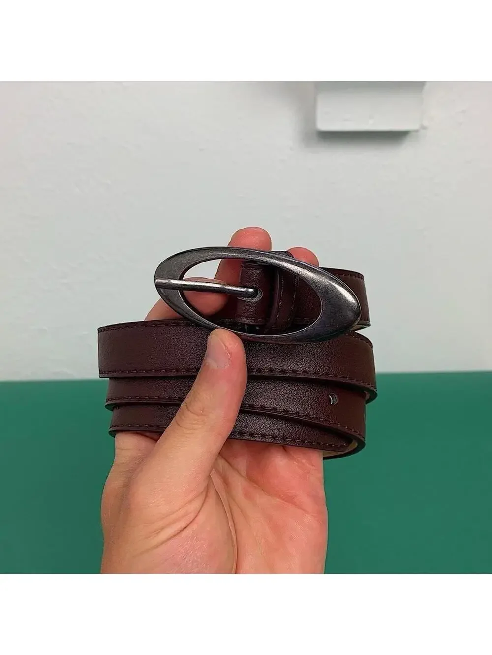Y2k 2000s Cyber Oval simplistic belt buckle slim brown belt. 40 inches length